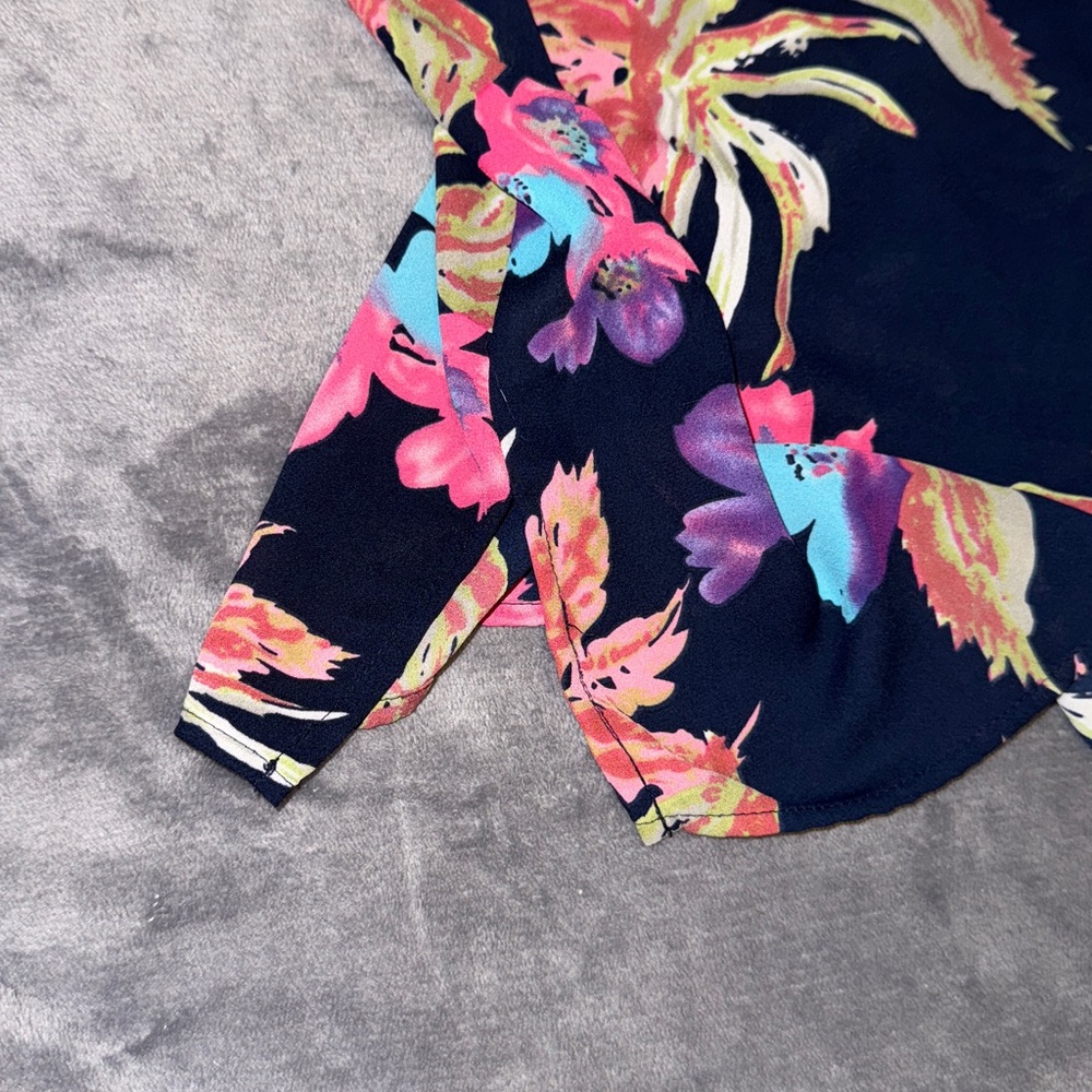 CUTEST shirt XL Navy Blue Floral - Picture 12 of 14